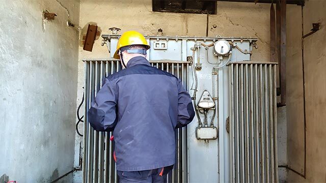 Компания «УралЭлектроГаз» проводит внеплановое ослуживание электрооборудования в Екатеринбурге и Свердловской области